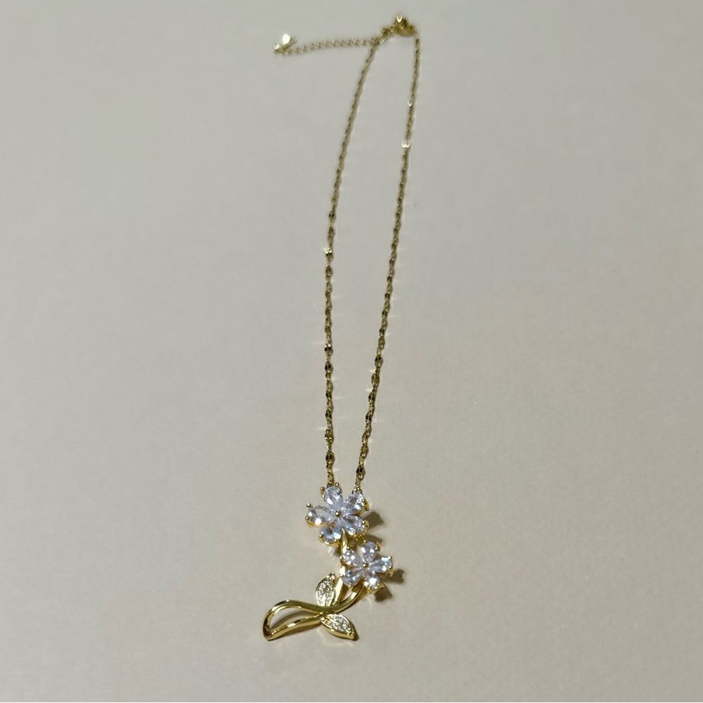 Crystal flower necklace N748 - Picture 3 of 4